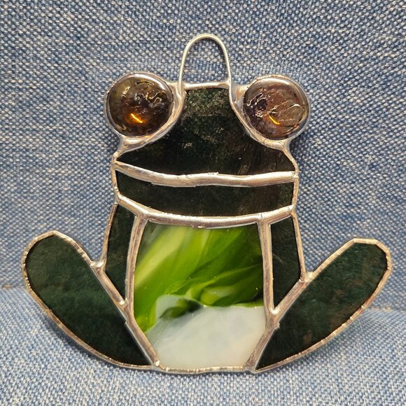 Handmade Glass Stained Frog Window Hanging - Picture 1 of 2